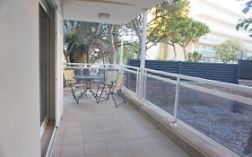 Apartamento A 2 Minutos De La Playa, Amplio Y Con Gran Terraza